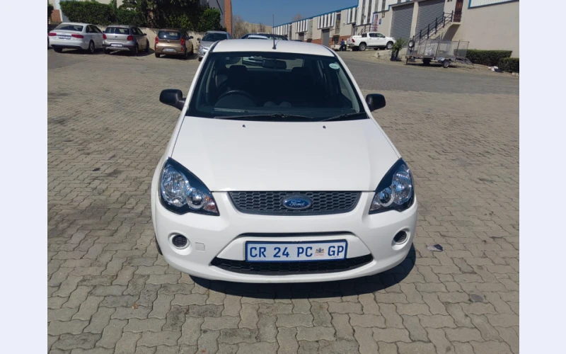 ford-ikon-2011-model