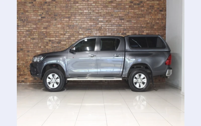 2017-toyota-hilux-2